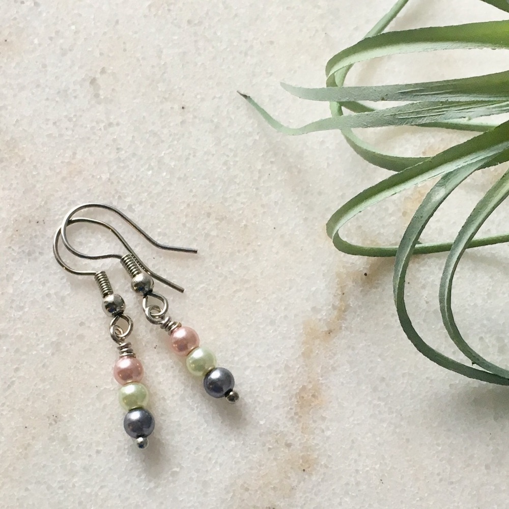 Dainty 3 Pearl Bar Mini Earrings Pink Green Blue